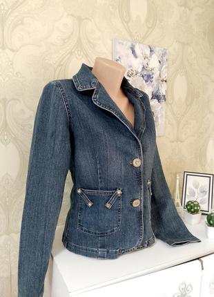 Джинсовий піджак бохо приталений з карманами жіночий з рукавами  на гудзиках.