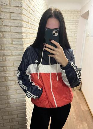 Куртка спортивная