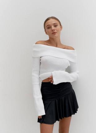 Кофта с открытыми плечами