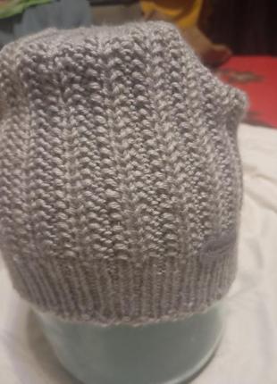 Шапка серая вязаная