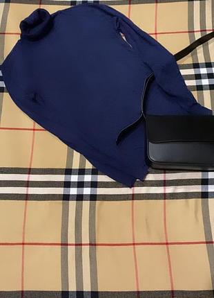 Продаю базовый свитерик гольф женский