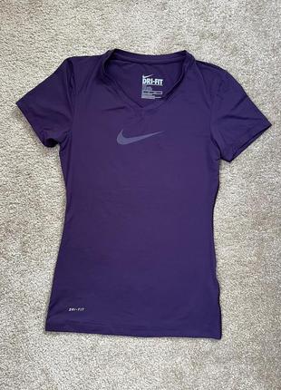 Футболка спортивна жіноча nike