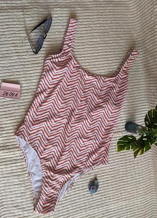 Купальник сдельный л 40