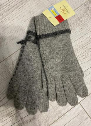 Шерстяные перчатки