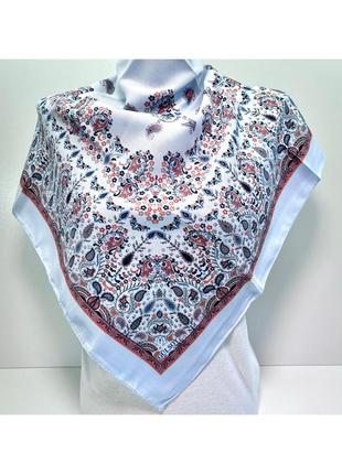 Ніжна жіноча хустка з турецьким класичним орнаментом. натуральний шерстяний демісезонний платок