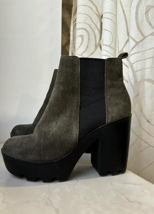 Замшеві чоботи zara