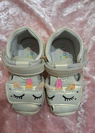 Босоніжки шкіряні 3