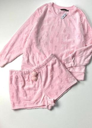 Светло розовая махровая теплая пижама с шортами