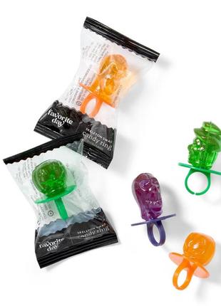 Леденцы-кольца favorite day halloween candy skelton swag candy rings