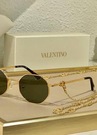 Очки с цепочкой