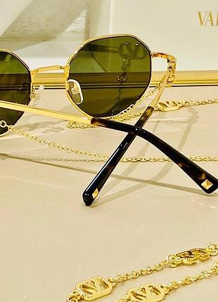 Очки с цепочкой