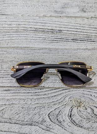Сонцезахисні окуляри унісекс, фіолетові в металевій золотистій оправі (без бренда)7 фото