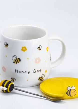 Чашка с крышкой и ложкой 450 мл керамическая "пчелка" с желтой точечкой4 фото