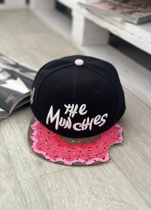 Кепка снепбек (snapback)  пончик the mun chies черный  с розовым 56-61р  (9052)