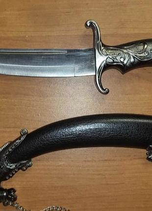 Сувенирный нож кинжал