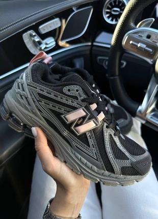 Женские кожаные кроссовки new balance 1906r protection black/pink
