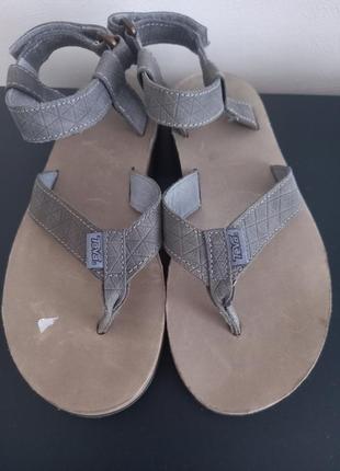 Teva шкіряні босоніжки сандалі босоножки 38 р2 фото