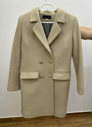 Пальто класичне бежеве
