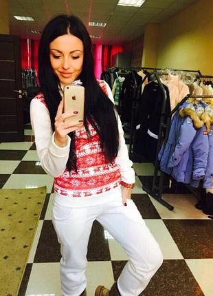 Новый женский костюм белый с принтом красные олени и снежинки р. 44-46 теплый, внутри флис