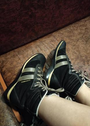 Sketchers фирменные ботинки