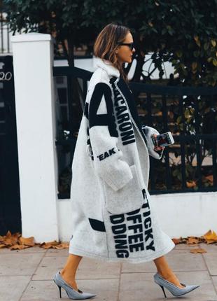 Celine трендовое пальто 70% шерсть l размер. оригинал. италия