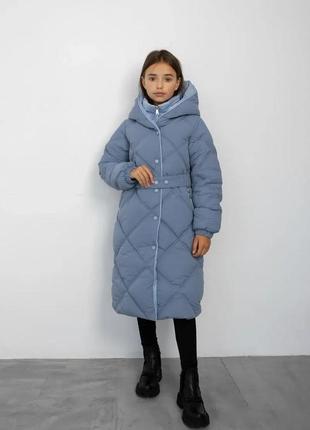 Стильное теплое пуховое пальто с поясом и капюшоном для девочки