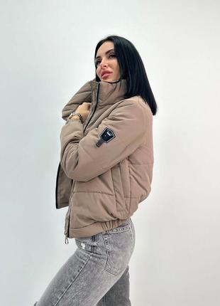 Демісезонна куртка з нашивкою "ivi"