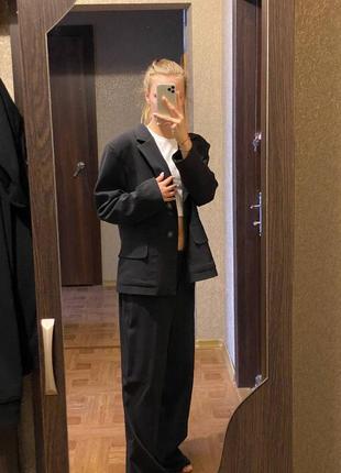 Жіночий костюм