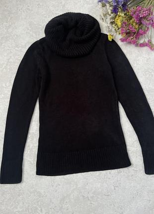 Свитер черный