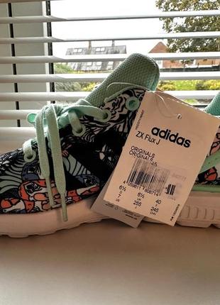 Adidas жіночі кросівки