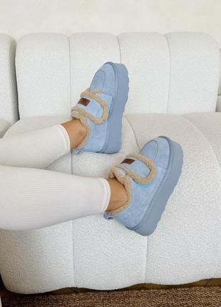 Небесно блакитні уггі/ неймовірні