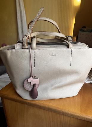 Кожаная сумка английского бренда radley