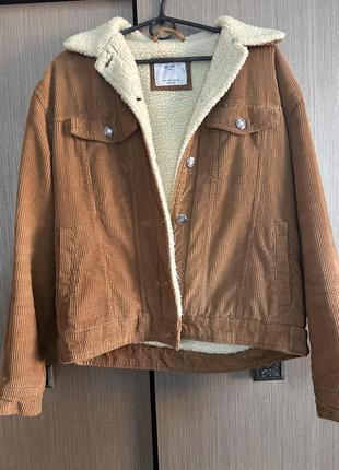 Вельветова куртка bershka