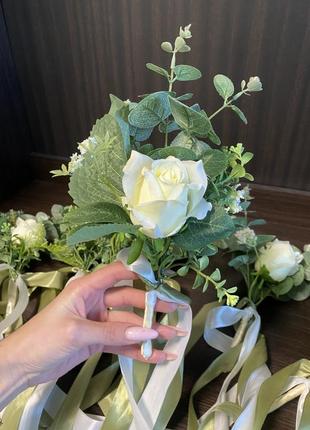Весільний декор на ручки машини.