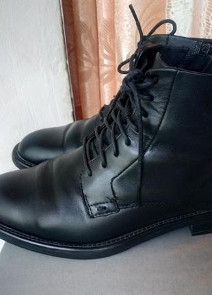 Женские ботинки