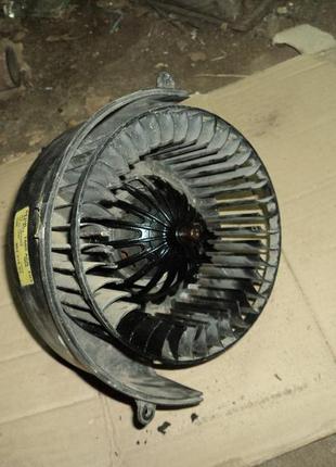 Опель зафіра а (1999-2005) моторчик печки вентилятор під кондиціонер 90437893