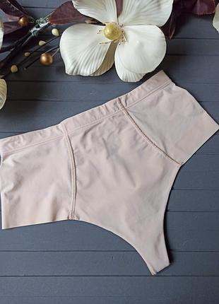 Гладкие бесшовные корректирующие трусики стринги