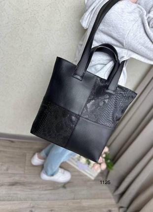 Женская стильная и качественная сумка шоппер из эко кожи черная змея