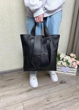 Женская стильная и качественная сумка шоппер из эко кожи черная змея