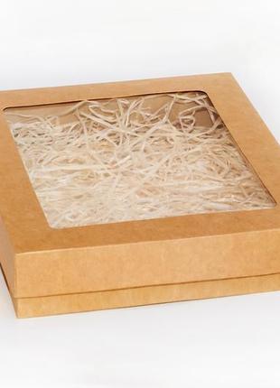 Подарочная коробка из картона с деревянной стружкой