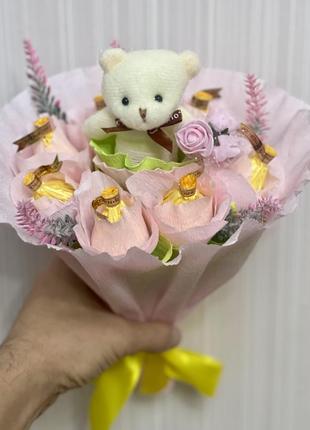 Букет из конфет и мягкой игрушки