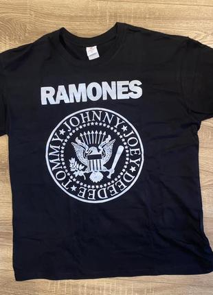 Футболка ramones