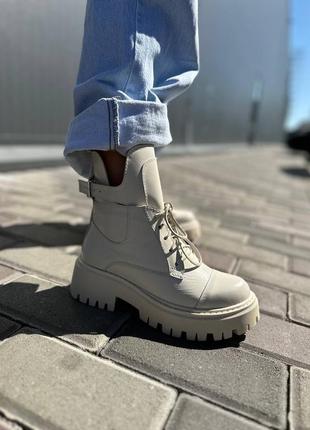 Черевики жіночі