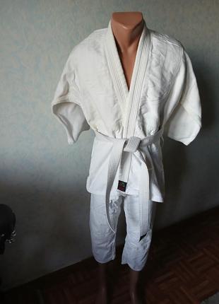 Костюм спортивный кимоно.