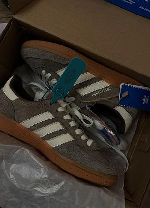 Кроссовки adidas spezial