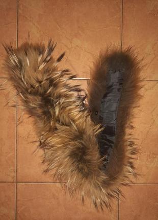 Воротник из меха енота