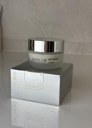 Активний освітлюючий денний крем з spf30