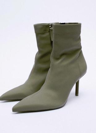 Ботильони zara на каблуку