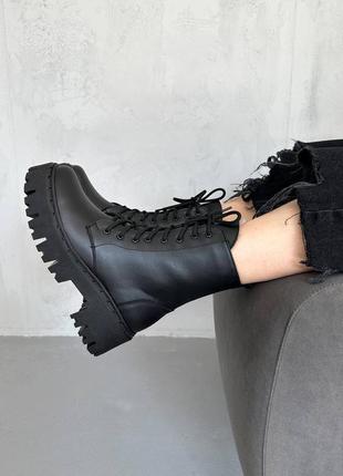 Ботинки женские кожаные зимние, на меху, черные5 фото
