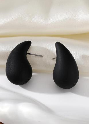 Черные серьги капли в стиле zara